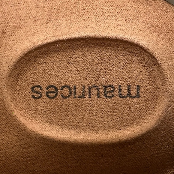 Maurices Womens Leather Cork Sole
Double Buckle Strap Slide Sandals
White Sz 10 - Picture 3 of 9